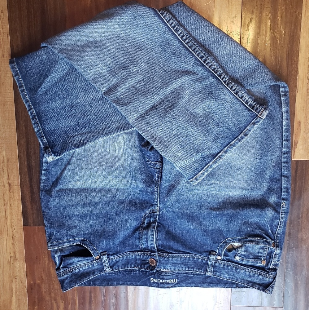 Maurices Flare Legged Bluejeans REDUCED